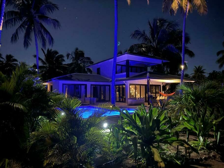 Imagem de Casa moderna e ampla com piscina na Ilha do Guajiru